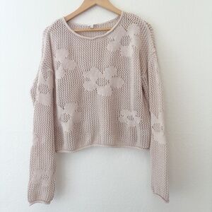 En Creme beige tan open knit flower sweater Size Small